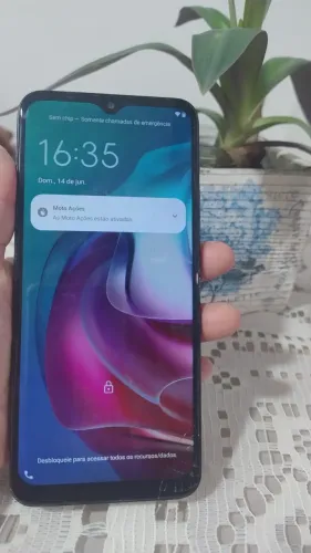 Motorola G30 