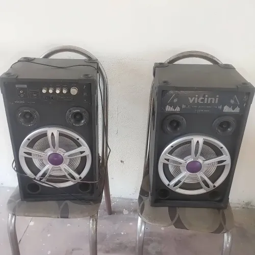 Vendo caixa de som (as duas caixas por 50) obs: o único defeito o som não sai 