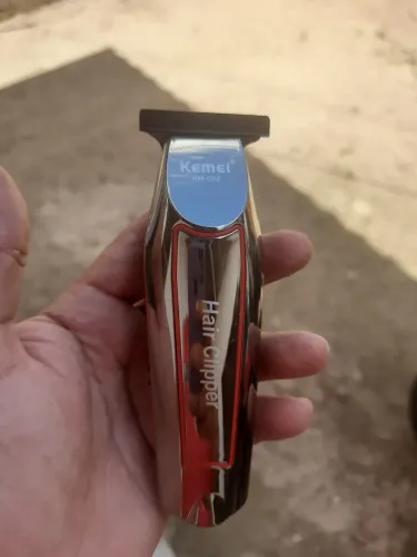 Máquina de cortar cabelo nova