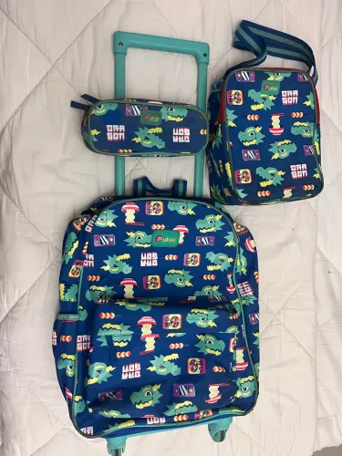 Mochila de rodinha + lancheira + estojo Puket