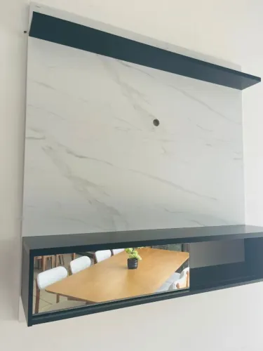 PAINEL PARA TV ATE 55 POLEGADAS COM ESPELHO E NICHOS NOVO