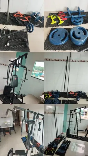 Estação de musculação + equipamentos de musculação
