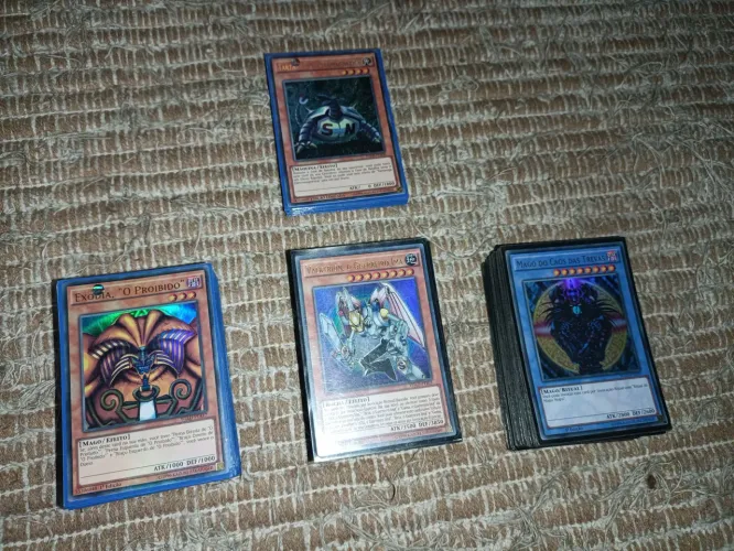 Yugi Legendary Decks