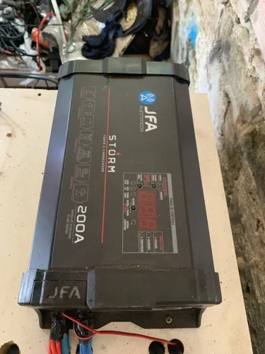 Fonte jfa de 200 amperes pra vender