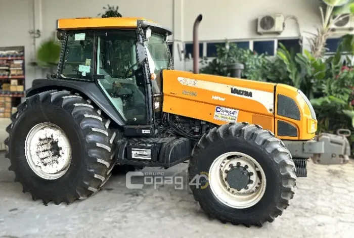 Trator de Pneus Valtra BH180 Ano 2012