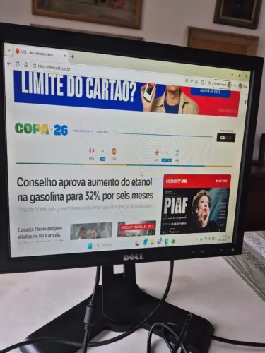 Monitor Dell 17 Polegadas - VGA -LCD - modelo P170ST