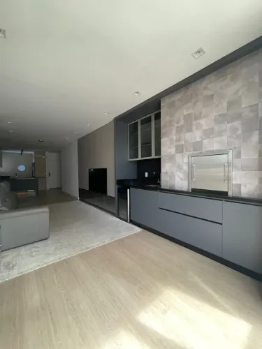 Excelente apartamento totalmente mobiliado e equipado