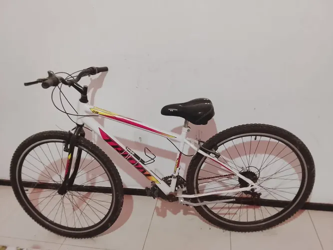 BICICLETA ARO28 SEMI NOVA