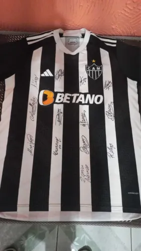 Camisa I do Atlético-MG 2024 autografada