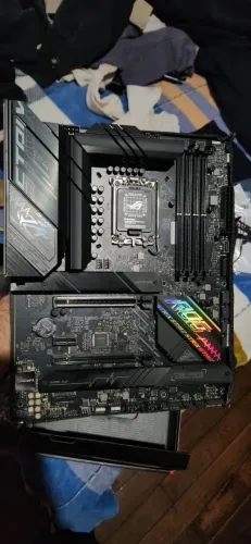 ASUS ROG Strix B660-F Gaming WiFi DDR5