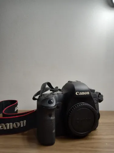 Câmera Canon EOS 6D (full frame)