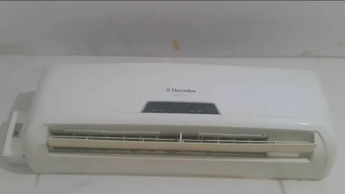 Split Electrolux 12 mil btus 