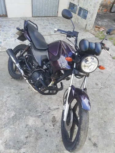 Vendo uma moto