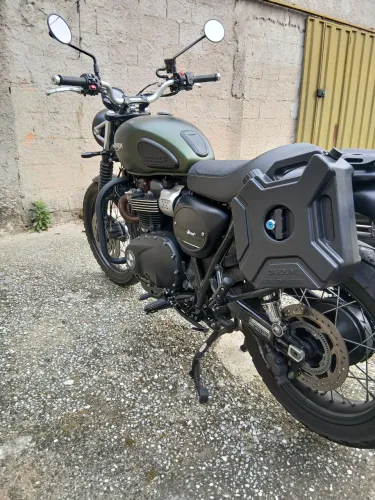 Street scrambler 900