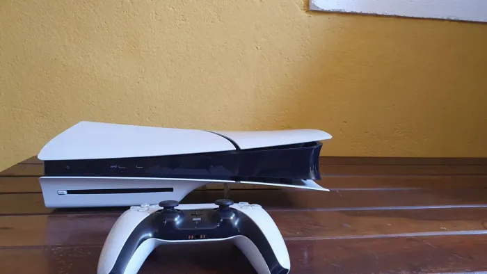 Playstation 5 Slim + 1 controle