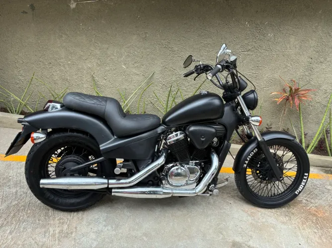 Shadow 600 Modelo 2001