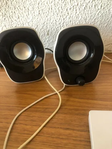 caixinha de som logi