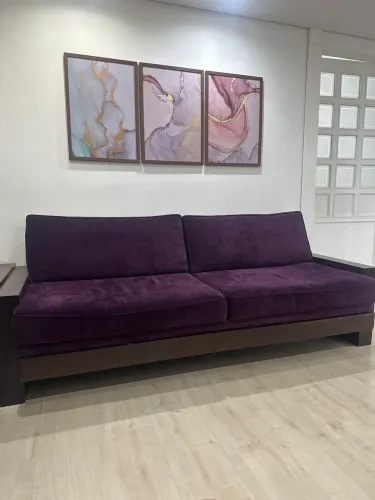 Sofá 4 Lugares em Veludo Roxo 2,14 m - Sob Medida