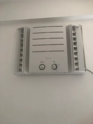 Ar condicionado de janela- Midea