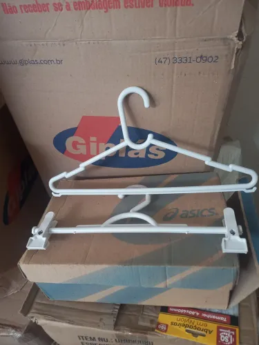 Vendo cabide 50 unidades
