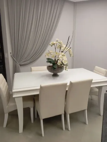 SALA DE JANTAR COM 6 CADEIRAS 