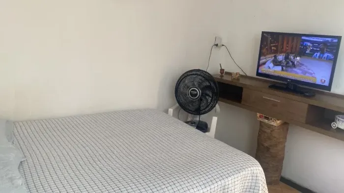 Kitnet Mobiliado - Sala Reversível, cozinha americana e banheiro