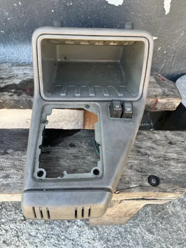 Console Vw Apollo / Ford Verona/ Escort 