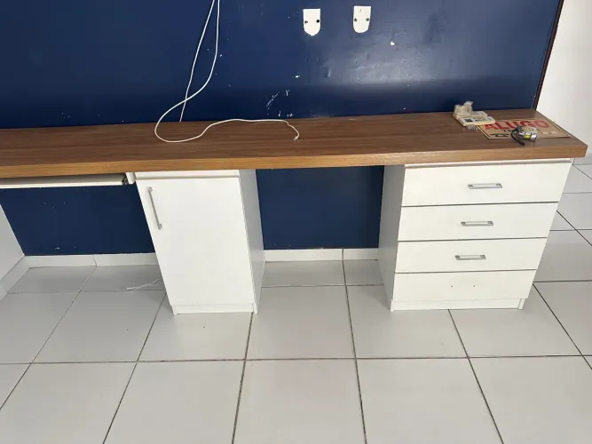 Vendo bancada p/ computador em MDF