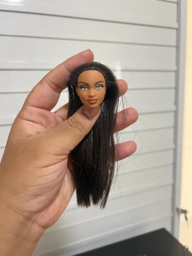 Cabeça Barbie Fashionistas 56 - leia