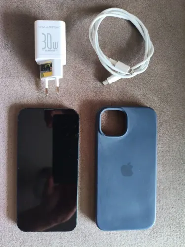 iPhone 13 128gb. Nunca foi trocado peças. 93% de vida da bateria.