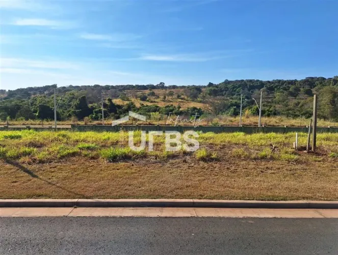 Terreno em condomínio com 281m² à venda no Terras Alpha