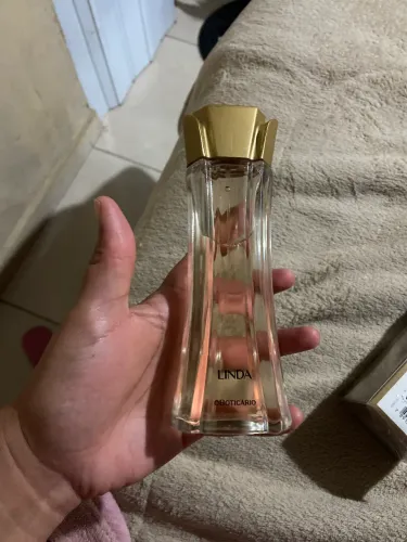Perfume linda nunca usado nova só abri a caixa