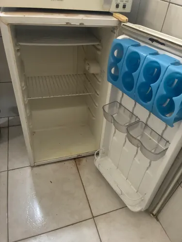 Vendo frigobar e microondas
