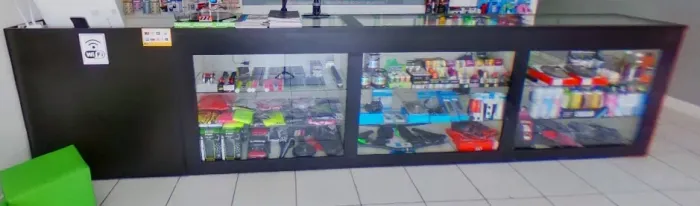 Balcão vitrine em MDF e vidro para loja
