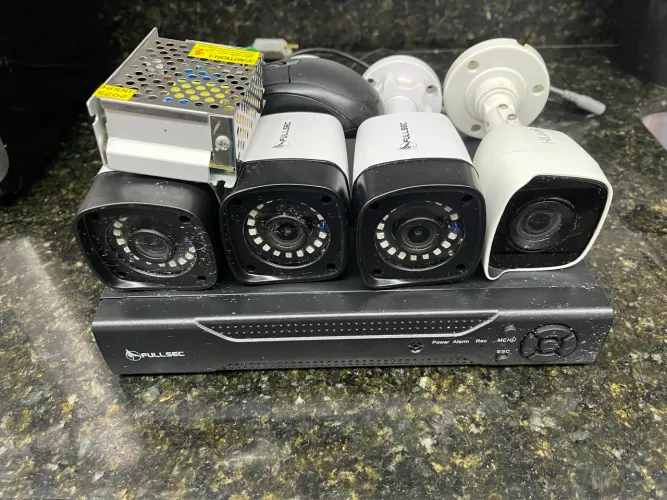 Sistema CFTV c/04 Câmeras HD 500GB