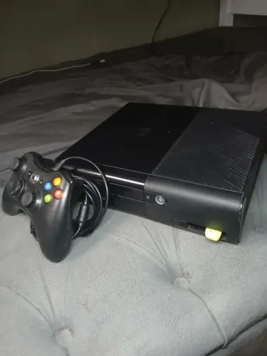 Xbox 360 super slim