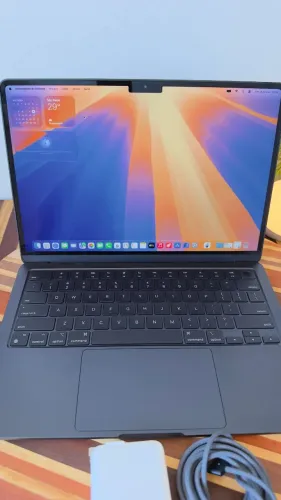 MacBook Air M3 13" 8GB 256GB meia-noite (725)