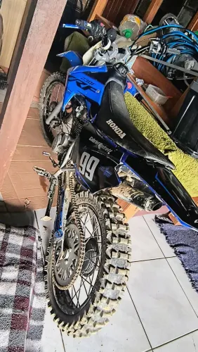 Moto trilha , fumando um pouco