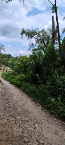 Vendo terreno em Caputera .perto do final do ônibus