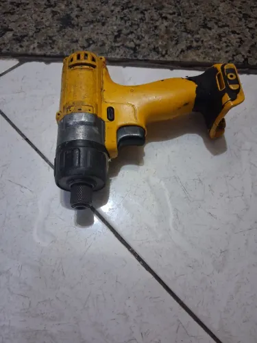 Parafusadeira de impacto Dewalt DCF 815 B2