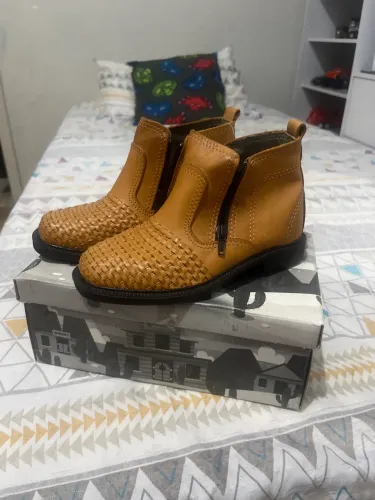 Bota usada uma vez