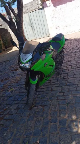 Ótima moto para quem gosta de chamar atenção 