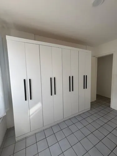 VENDO GUARDA ROUPA 8 PORTAS 
