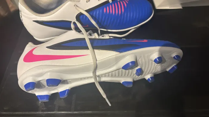 Chuteira Nike Phantom 6 Club n41