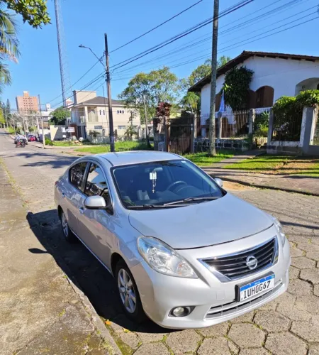 Nissan Versa SL 1.6 16V Flex Fuel 4P Mec. 2013