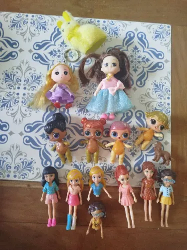 Mini bonecas diversas