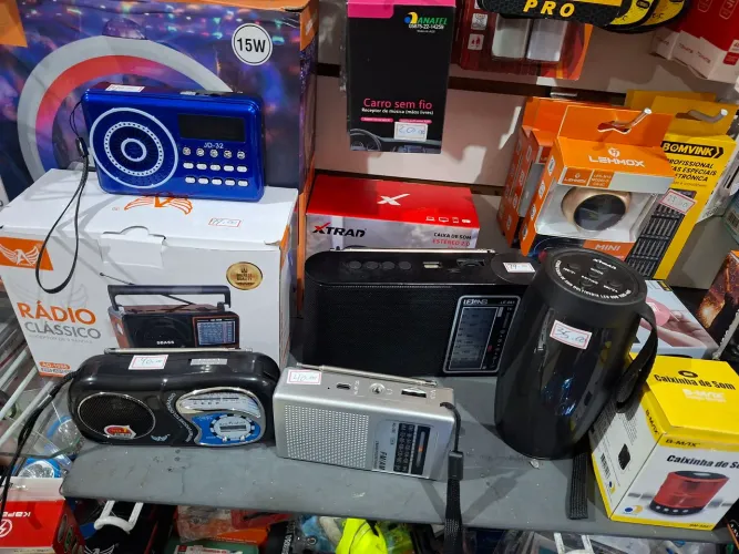 Caixinhas de som rádios 