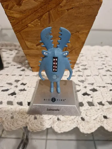 Miniatura colecionavel Salmonela