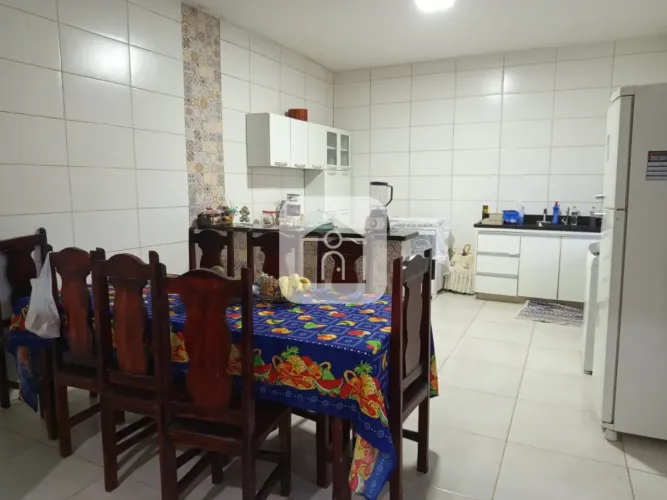 Duas casas à venda no bairro Gutierrez