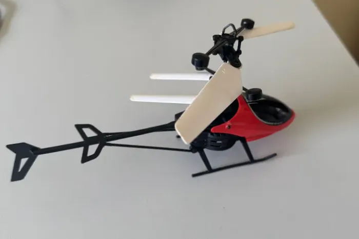 Brinquedo helicoptero